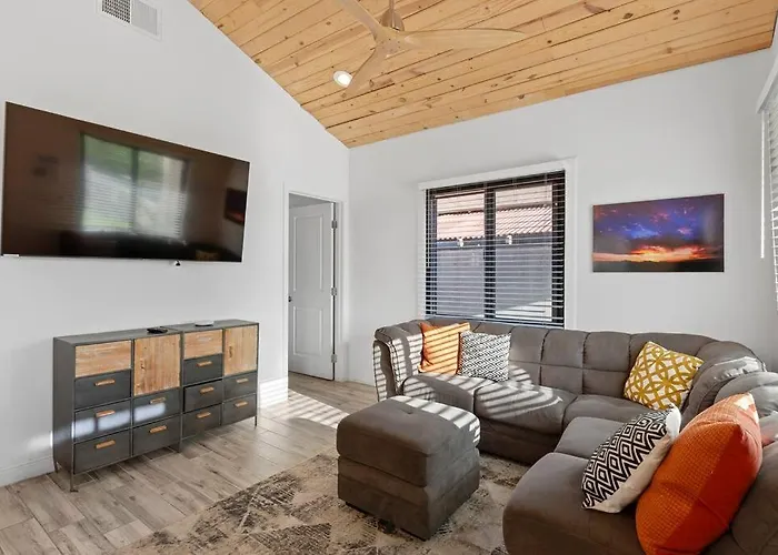 Charming House & Cottage In Downtown Phoenix