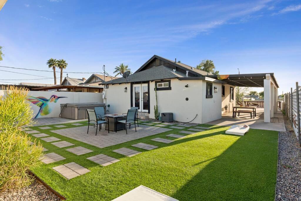 Charming House & In Downtown Apartment